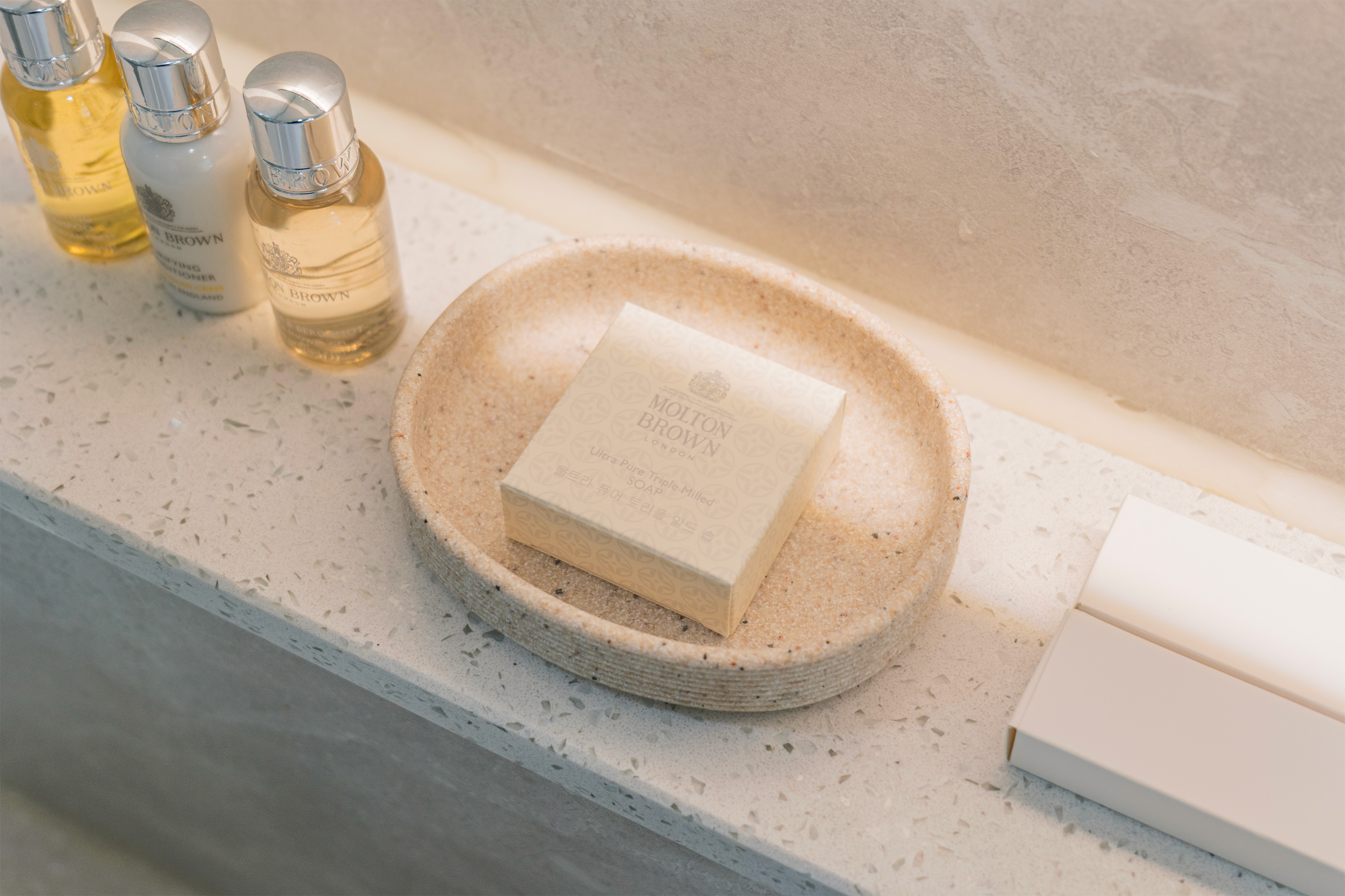 디어웨이브의 1F 가든 스위트