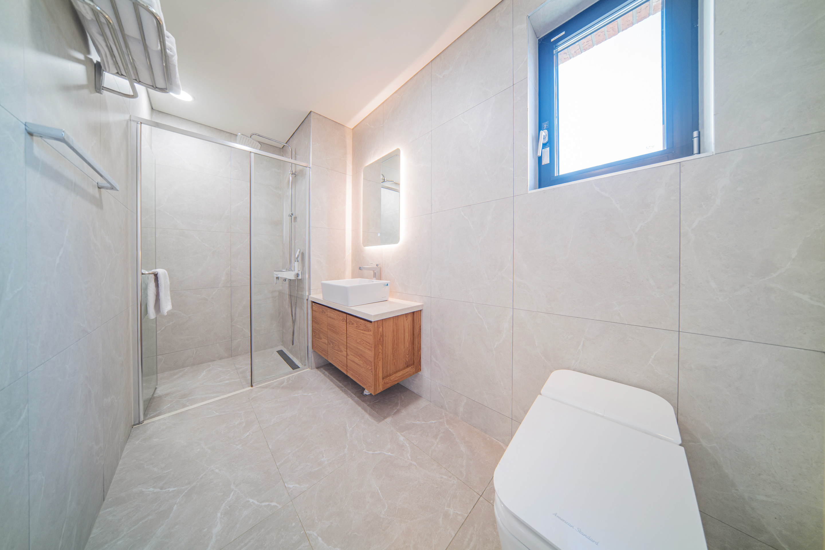 디어웨이브의 2F 테라스 스위트