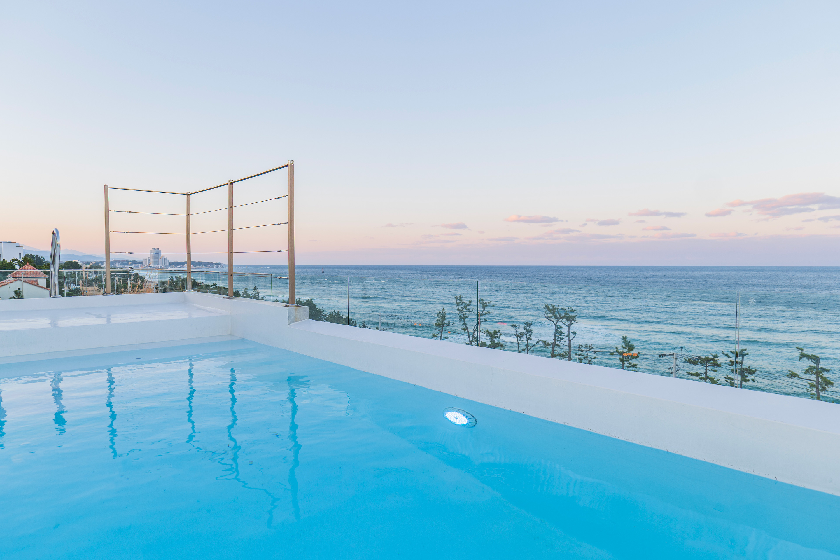 디어웨이브의 개별수영장