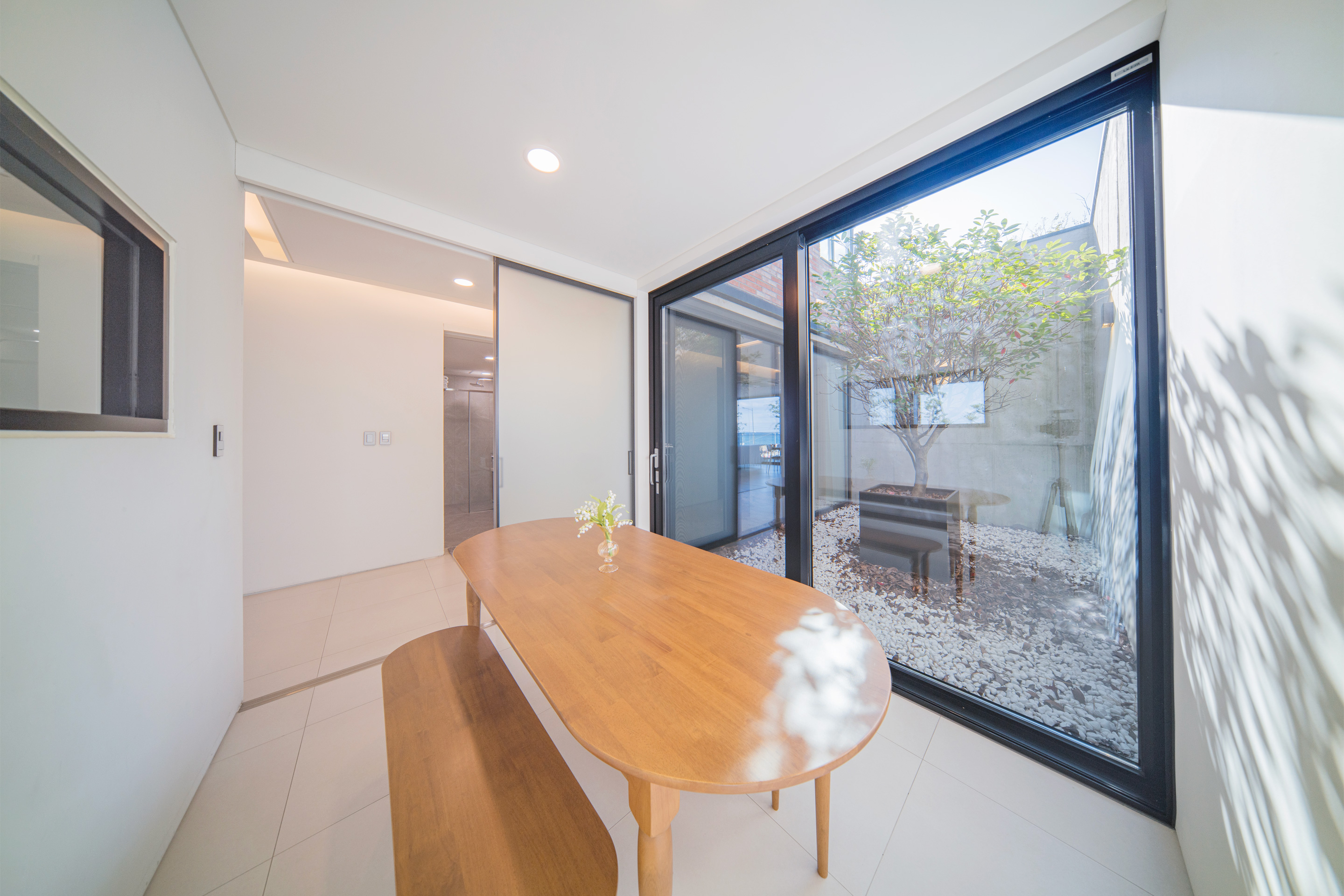 디어웨이브의 1F 가든 스위트객실